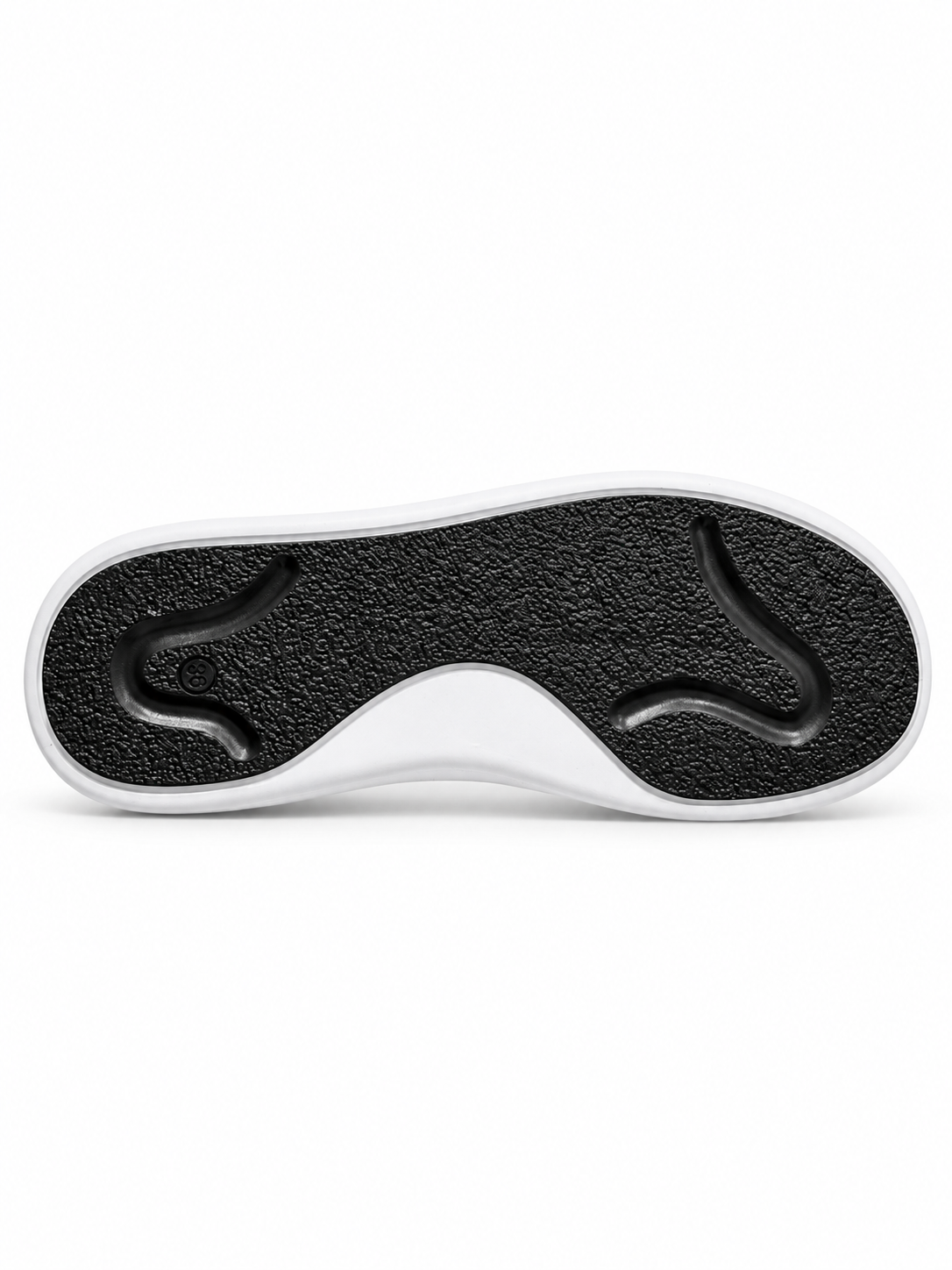 Unisex Günlük Spor Ayakkabı – Siyah Kalın Tabanlı Bağcıklı Metal Logo Detaylı Sneaker